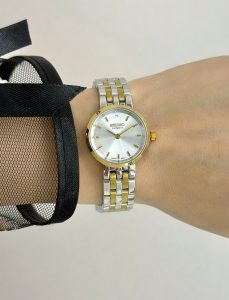 ساعت مچی زنانه سیکو مدل 3132L رنگ سیلور و طلایی روی مچ