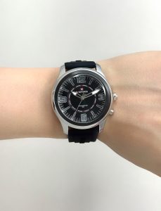 ساعت مچی زنانه ناویفورس مدل nf9256L مشکی و سیلور روی مچ